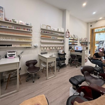 Nail Salon for Foreigners in District 1 Offering Massage & Waxing