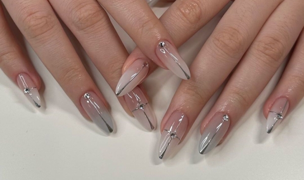 Best Clear Rhinestone Nails Ideas for a Chic & Elegant Finish